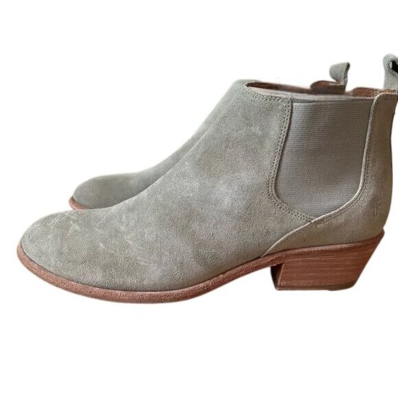 Frye Carson Chelsea Light Gray Suede Pull On Ankle Boot, Size 7 - Picture 3 of 10